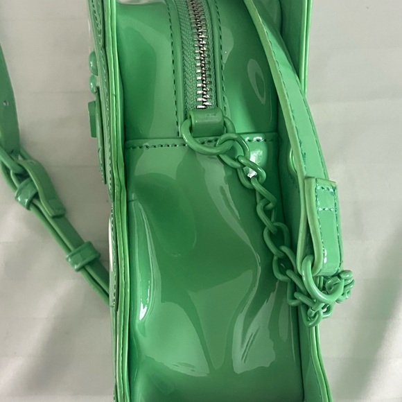 BETSEY JOHNSON Teddy Gummy Bear Novelty Green Crossbody Bag Patent Cute - Picture 2 of 6